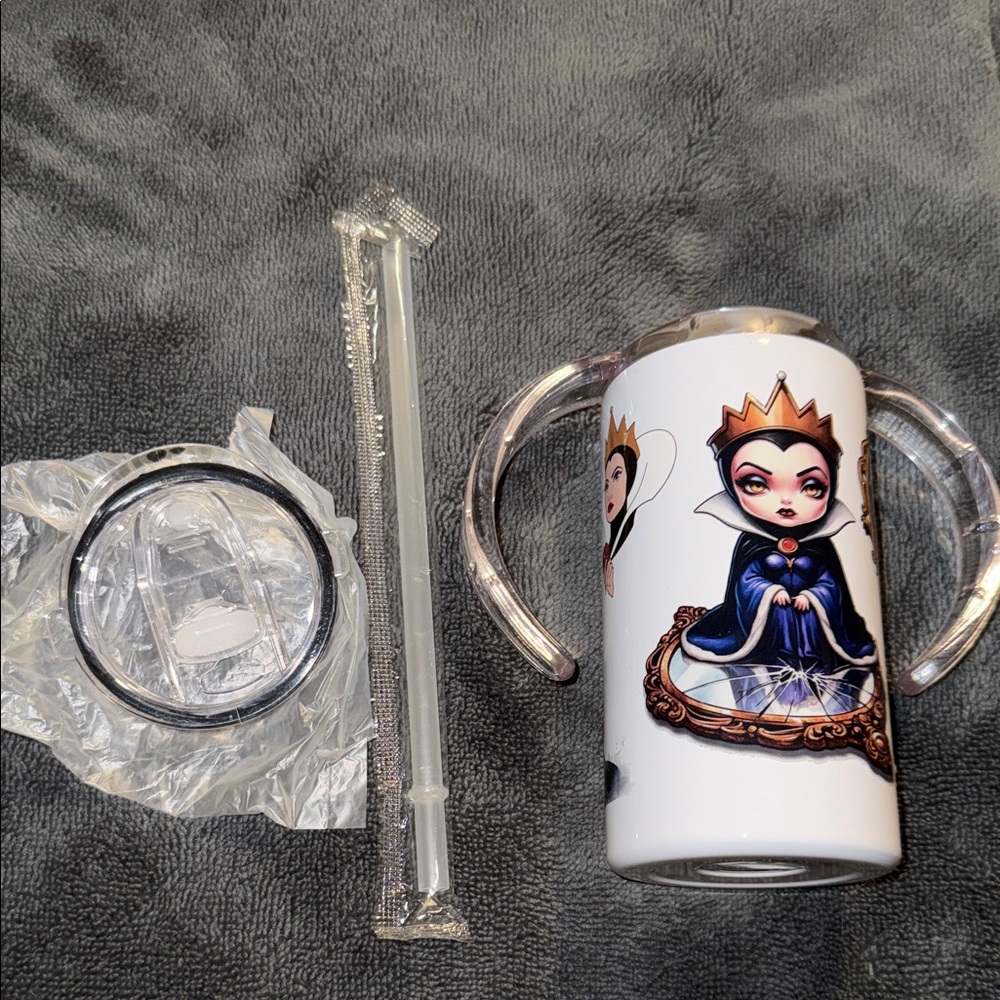 White Decorative Snow Queen Sippy Cup with Clear Handles - Picture 4 of 4